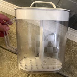 Pampered chef juice jug